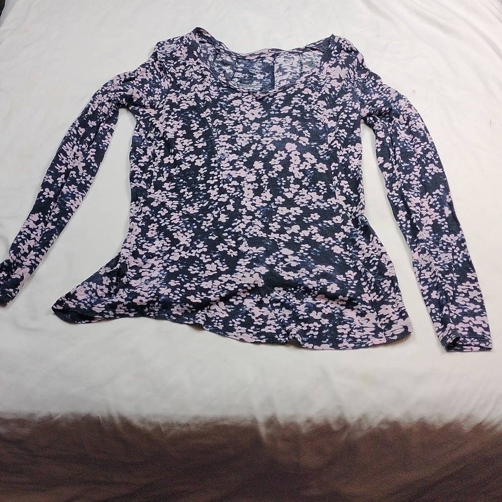 Simply Vera Vera Wang women's scooped long sleeved small size top